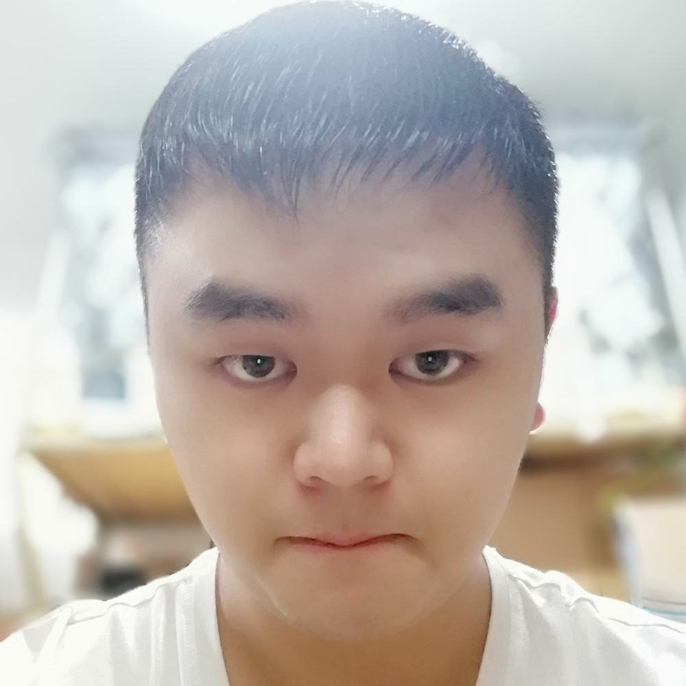 回忆中的微笑的照片