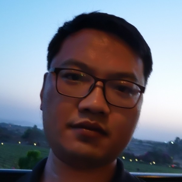 路人回首迷路的照片