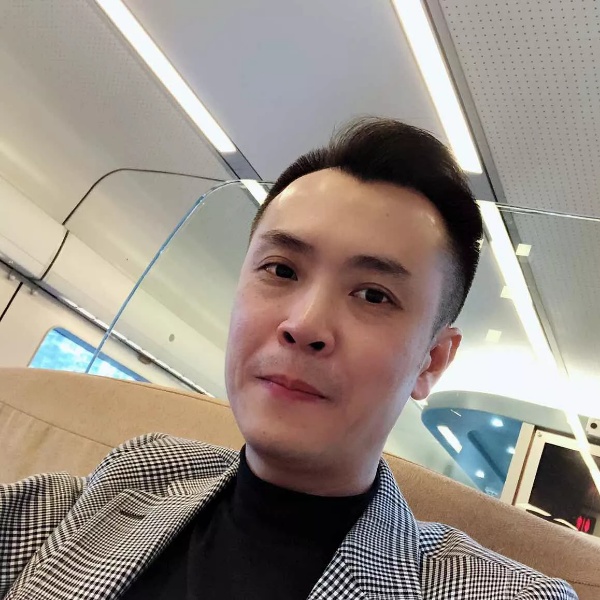 张华。的照片