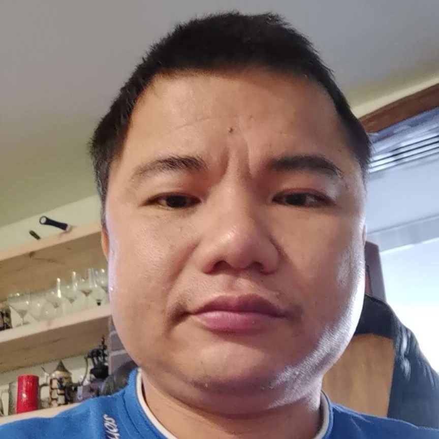 耍酷打青琯的照片