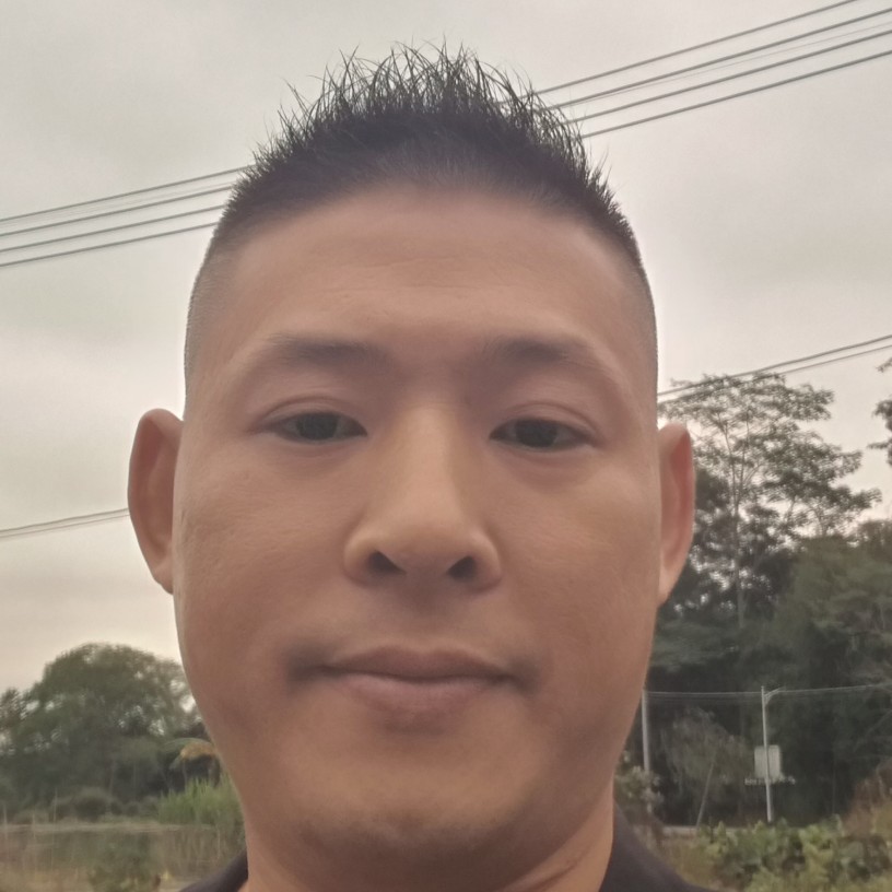 日穿刚板的照片