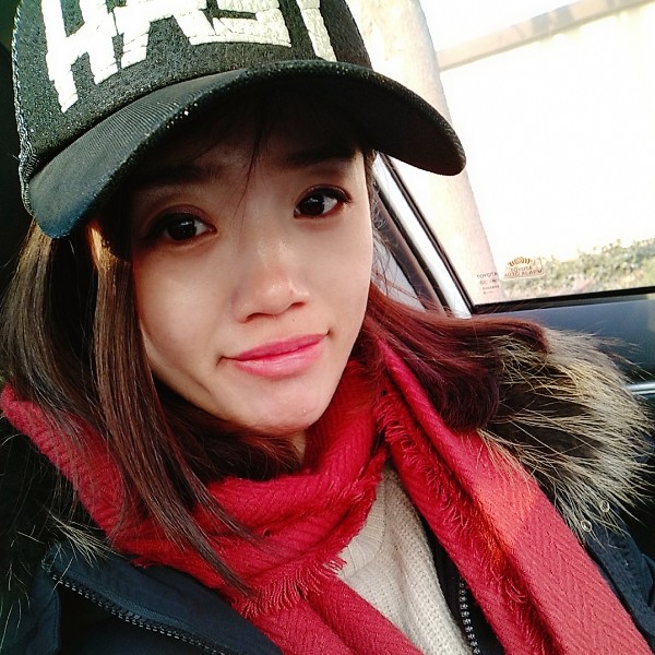 江北水城姑娘张敏的照片