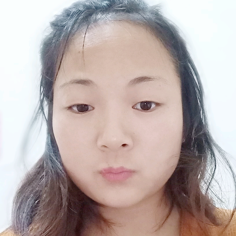 黑猫方彩色的照片