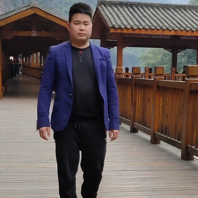 等待深拥钢笔的照片