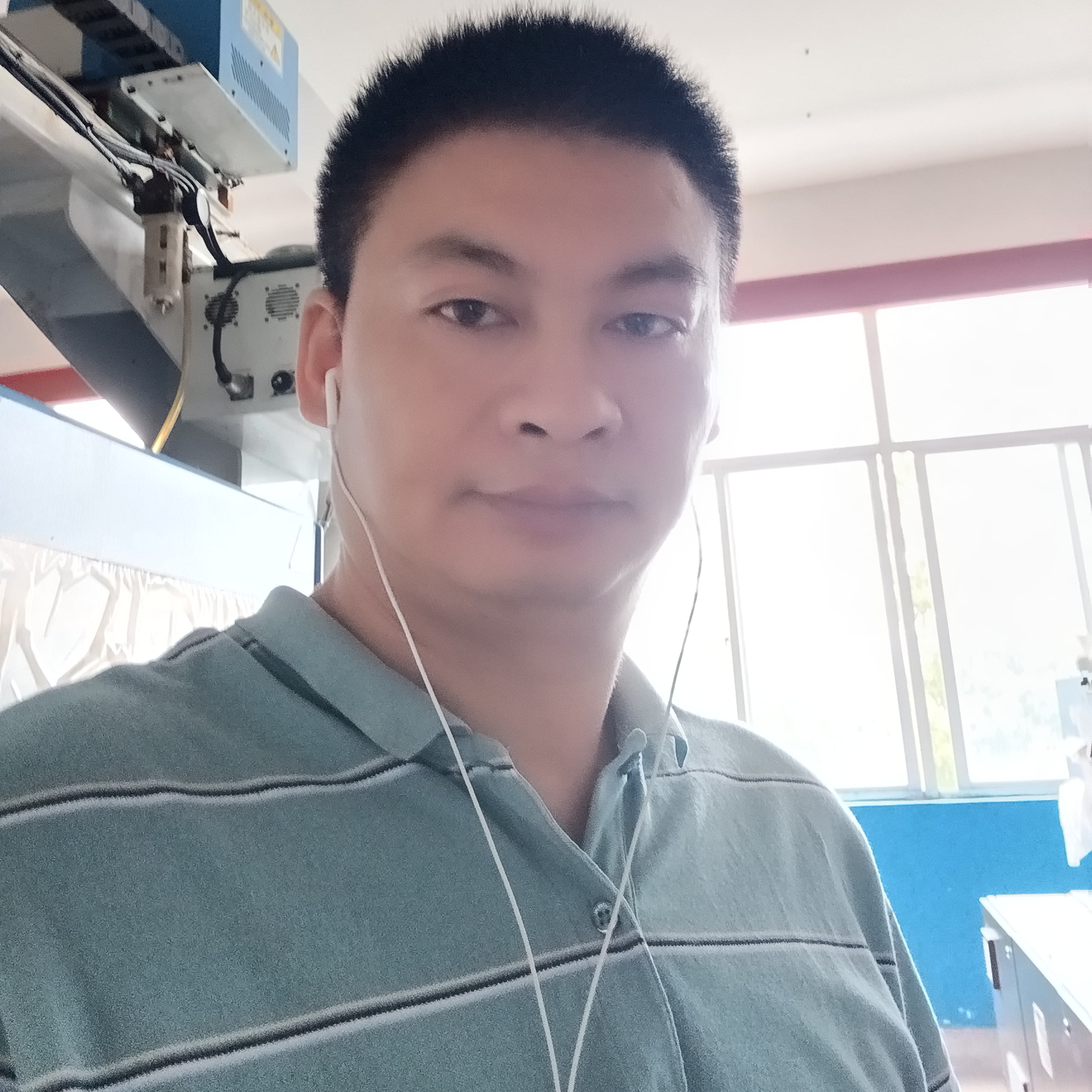 黑米闻俭朴的照片