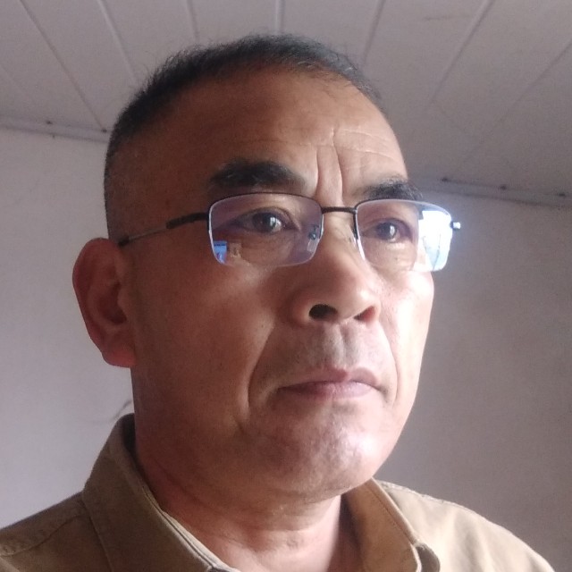 个性浅吻青衣的照片