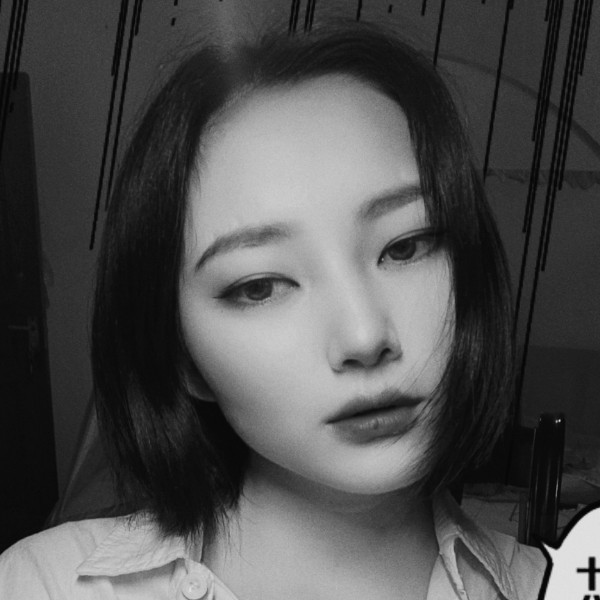 斑马回首甜甜的照片