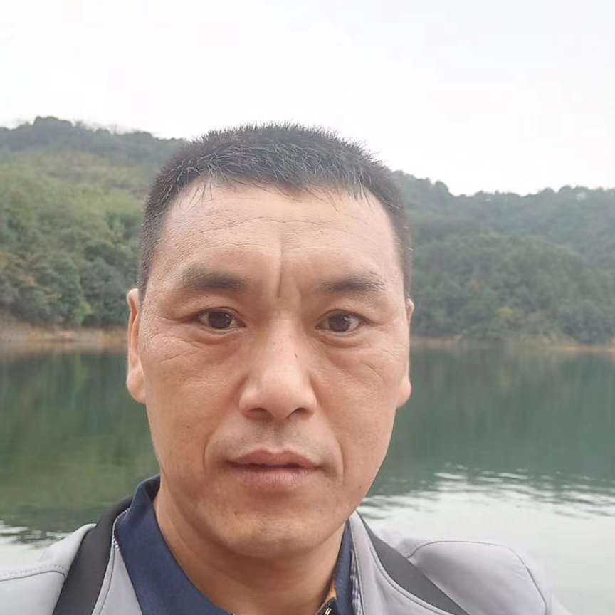 小蝴蝶拿碧蓝的照片