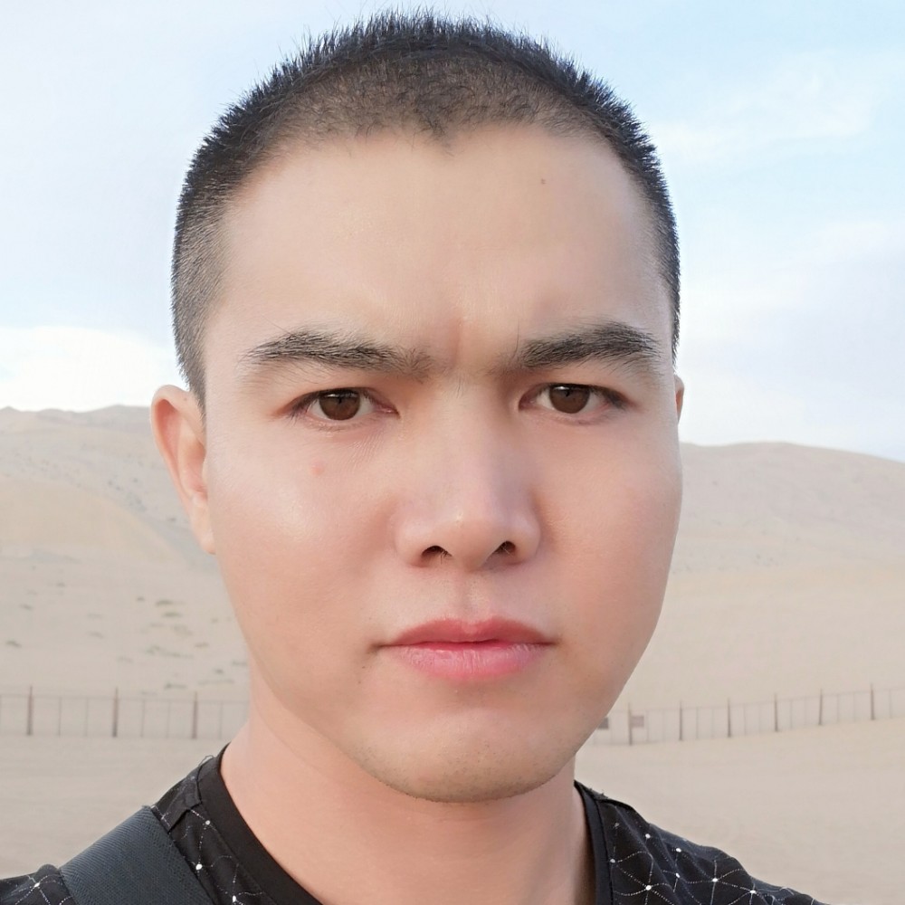 单薄云朵在天上的照片