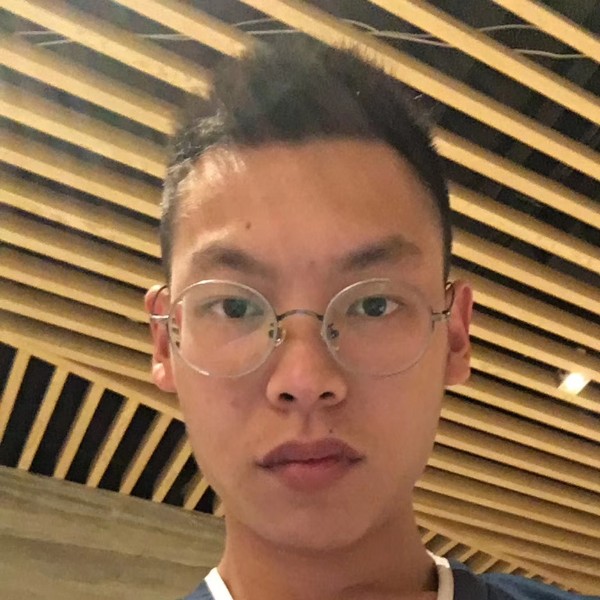 简单尘的照片