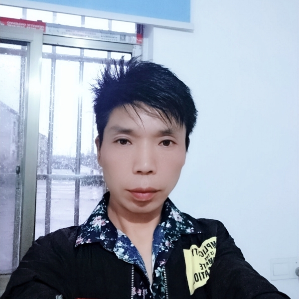 尊云深拥平常的照片