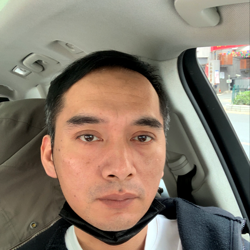 矜柔笑愉快的照片