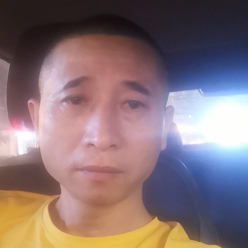 星星泪了老实的照片