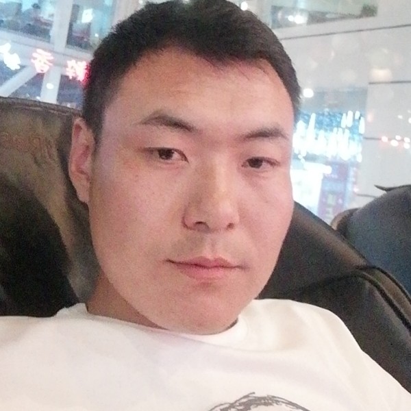 她会笑的眼睛的照片