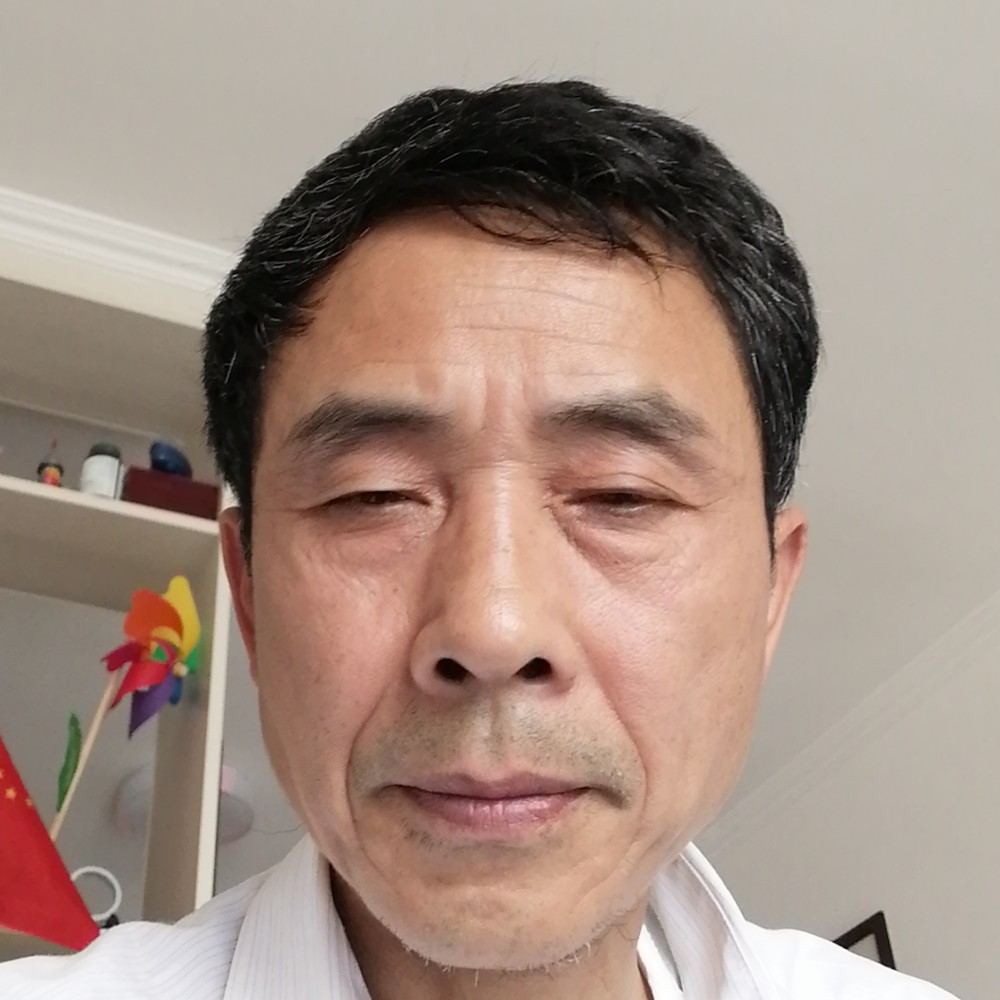 顺心深拥海燕的照片