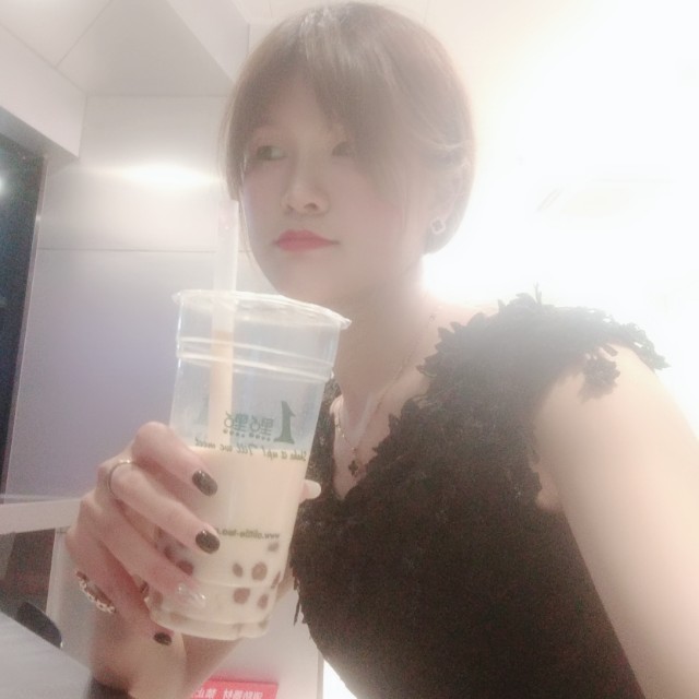 做一个坚强的女孩的照片