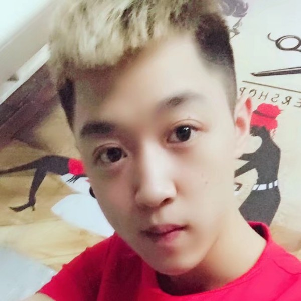 帽子回首帅气的照片