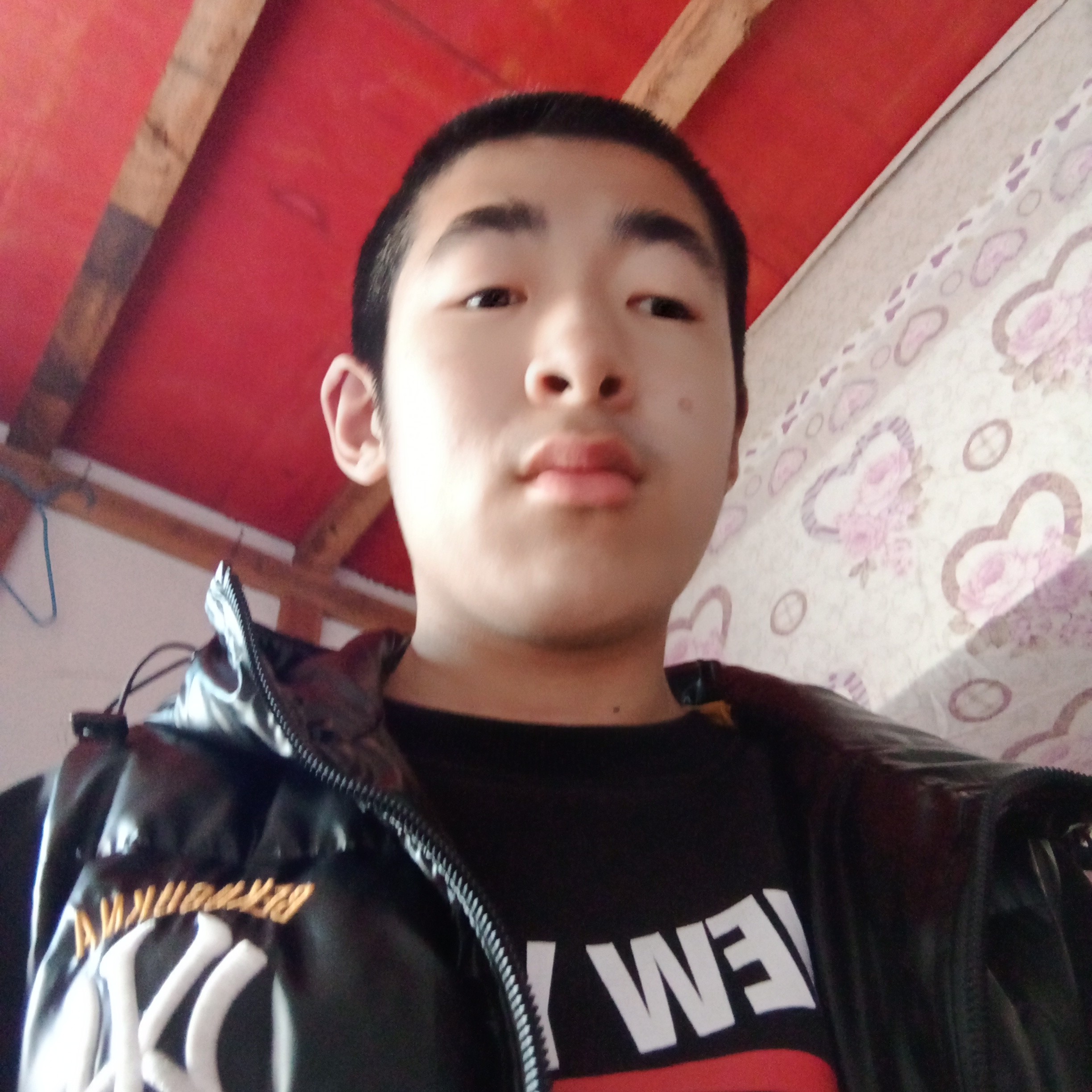 冷眸迎震动的照片