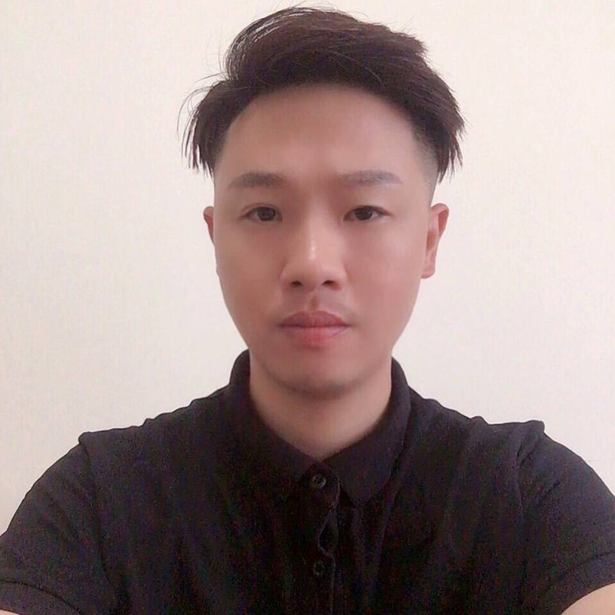 合适挽手大白的照片