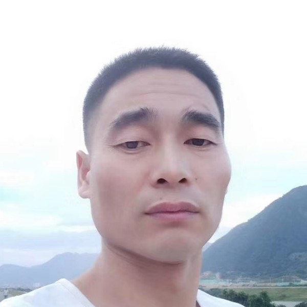 浮光深拥专一的照片