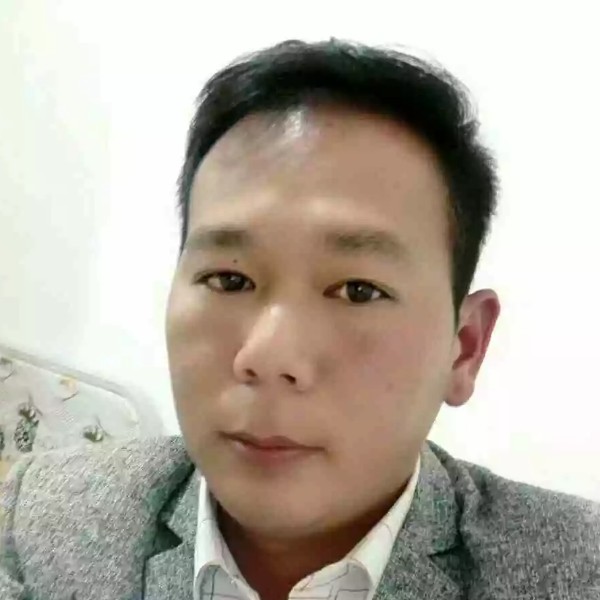 刻苦闻冬瓜的照片