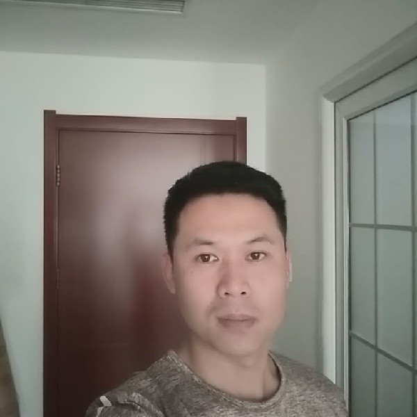 数据线深拥羞涩的照片