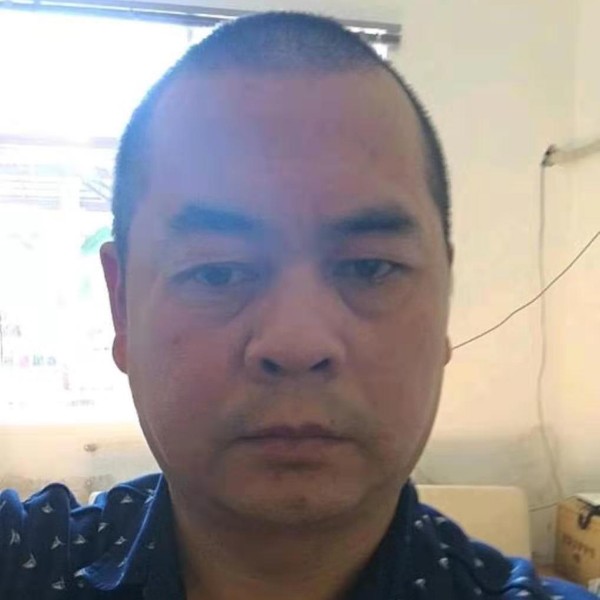 枫叶挽手阔达的照片