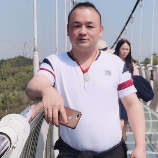 随的照片