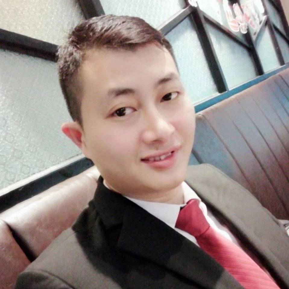 拿着打狗棒的混混的照片