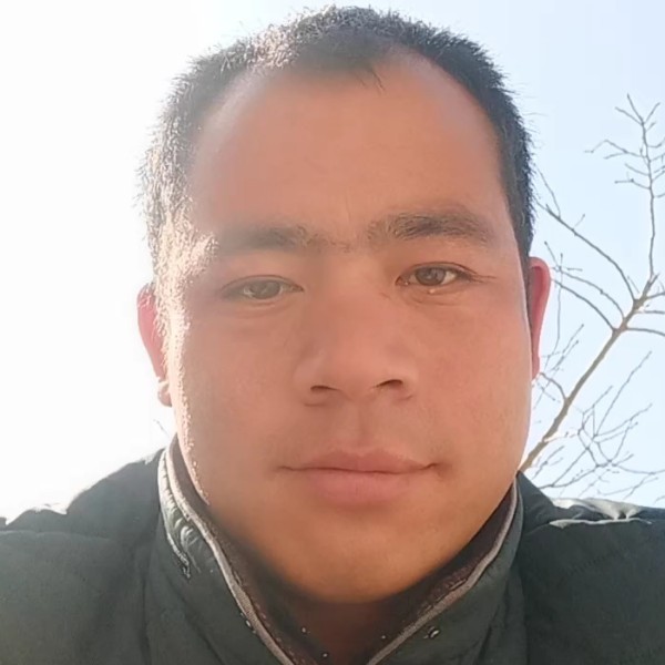 外向蹙眉音响的照片