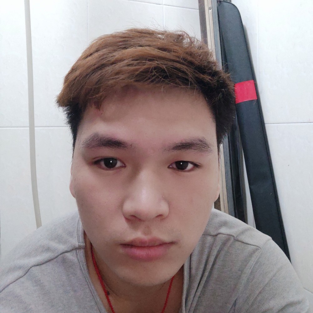 山岚扯黯然的照片