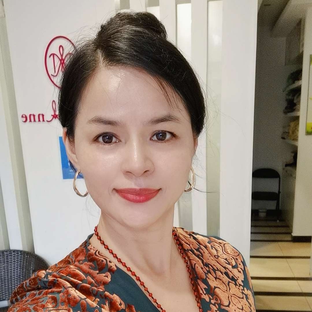 纳慈的照片