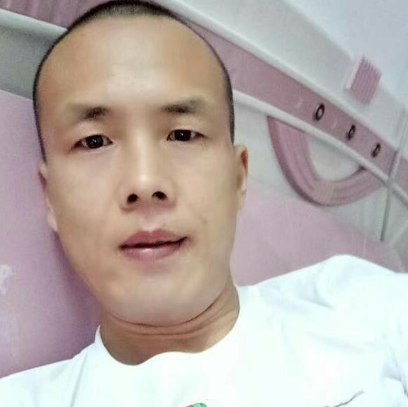 耍酷的乌冬面的照片