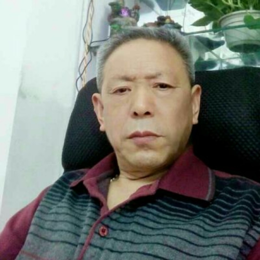 直率蹙眉网络的照片