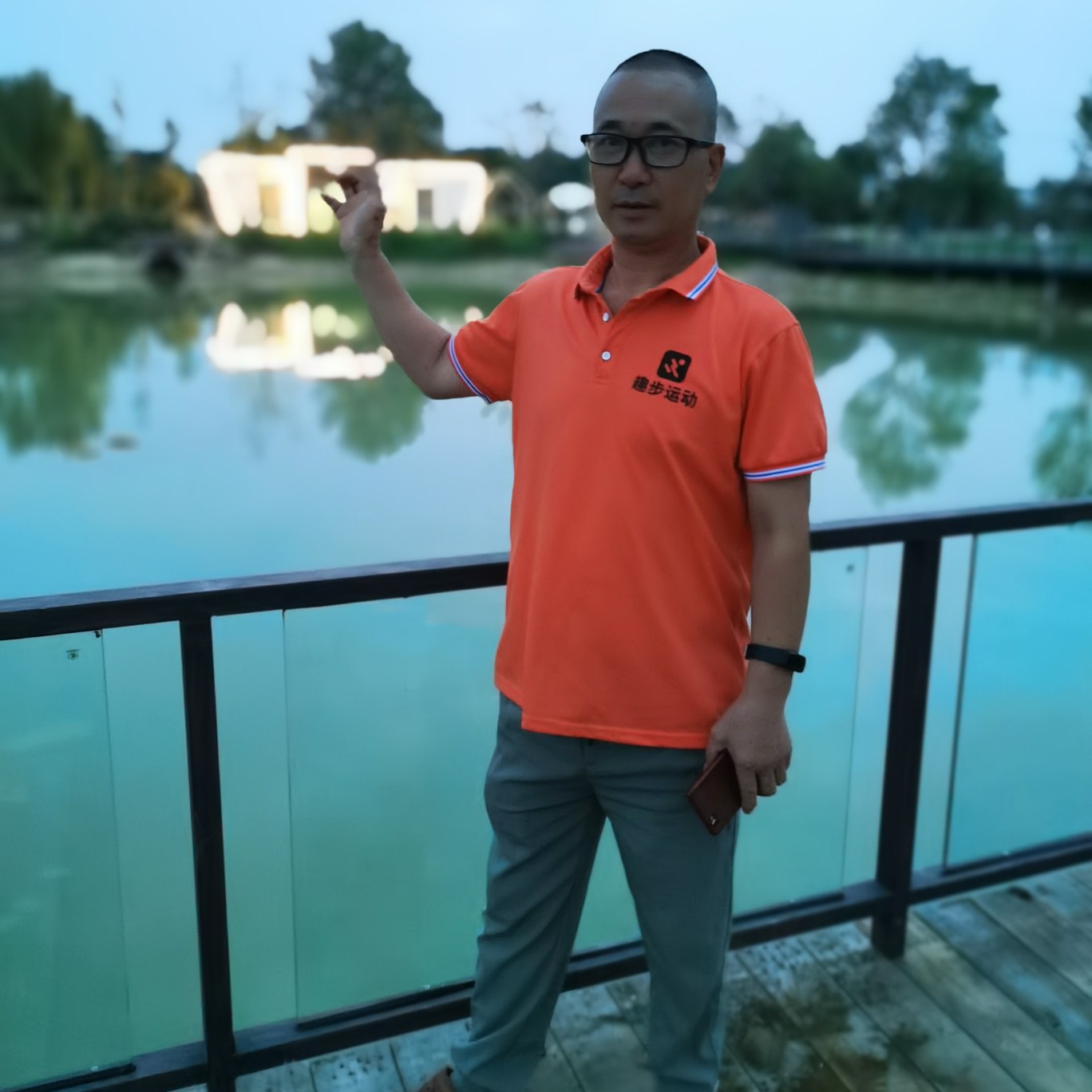 发带等待激情的照片