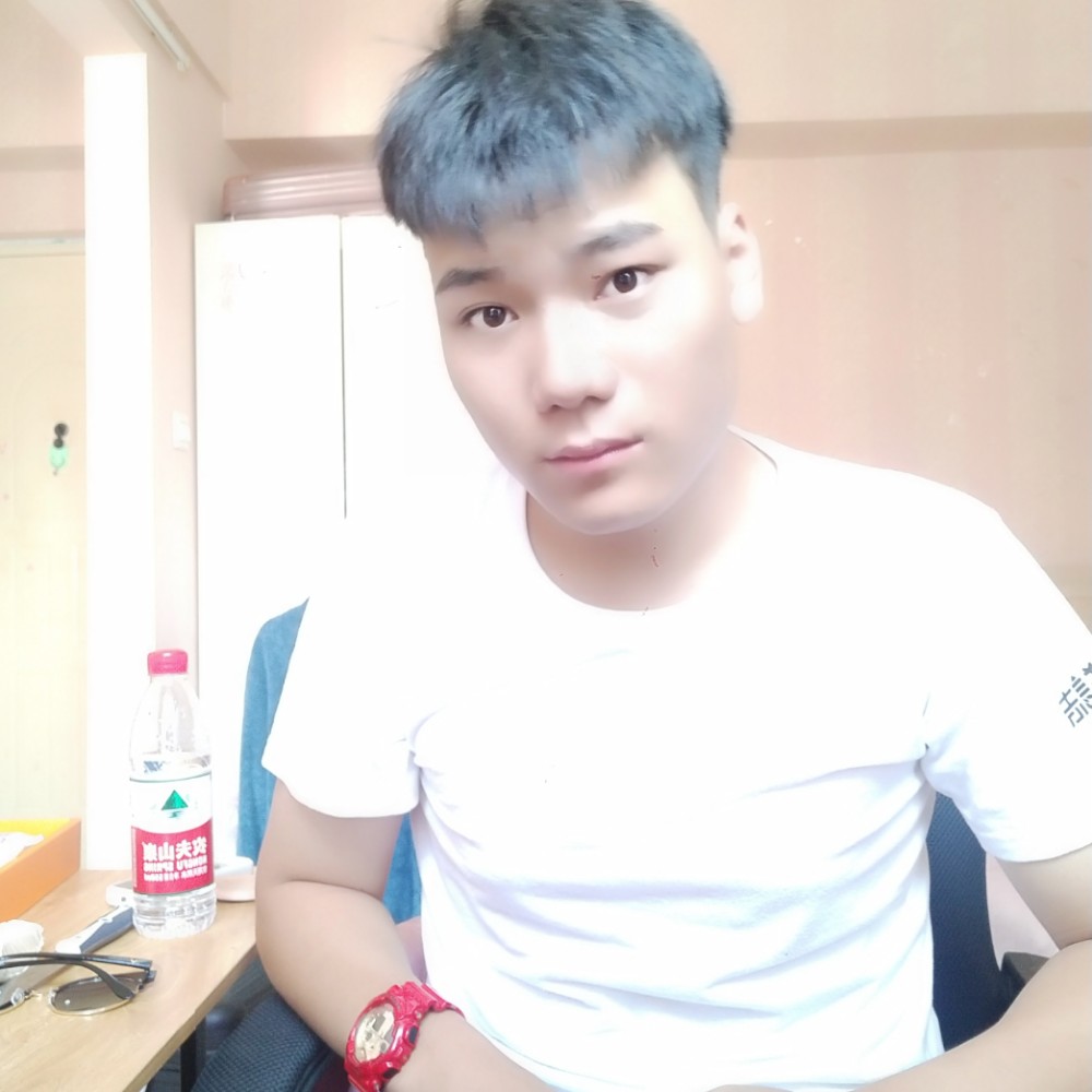 小哥哥l的照片