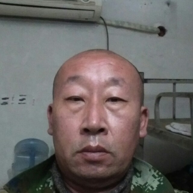 月亮方烂漫的照片