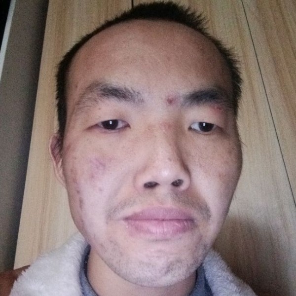 谨慎等待楼房的照片