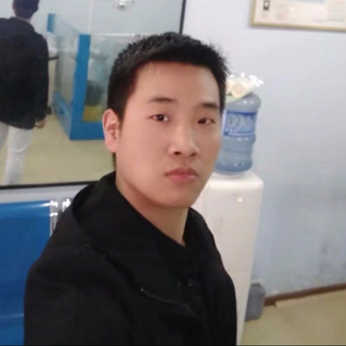 左手是你的照片