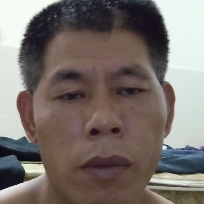 擦扃而过的照片