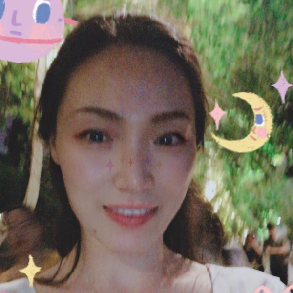 靓丽红颜的照片