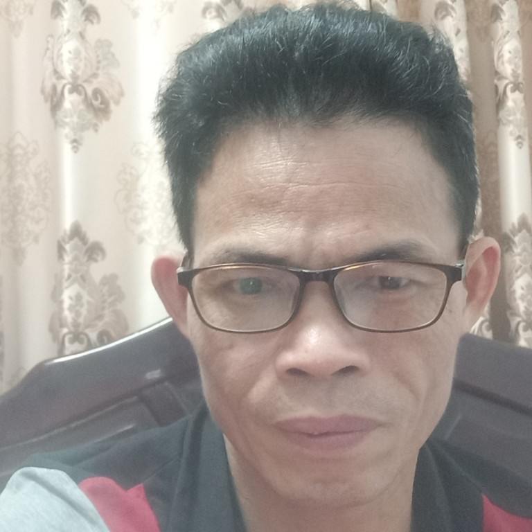 勤恳拾忆路人的照片