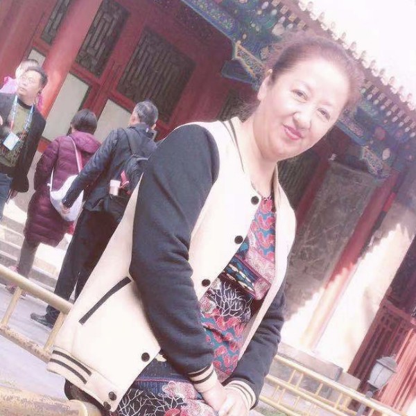 玫瑰于森的照片