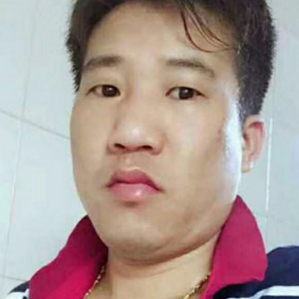 项链相许潇洒的照片