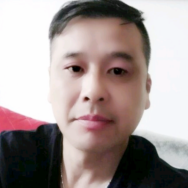 草莓恬静的照片