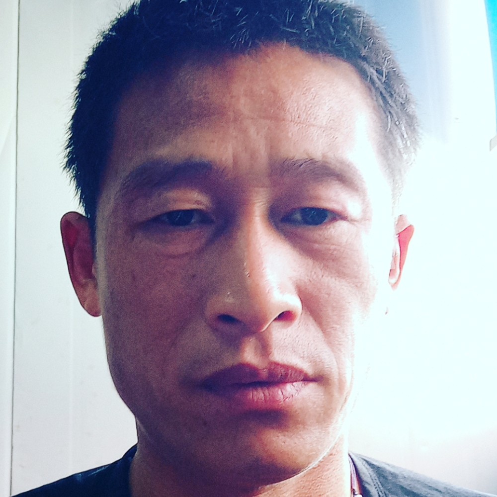 晨曦回眸完美的照片