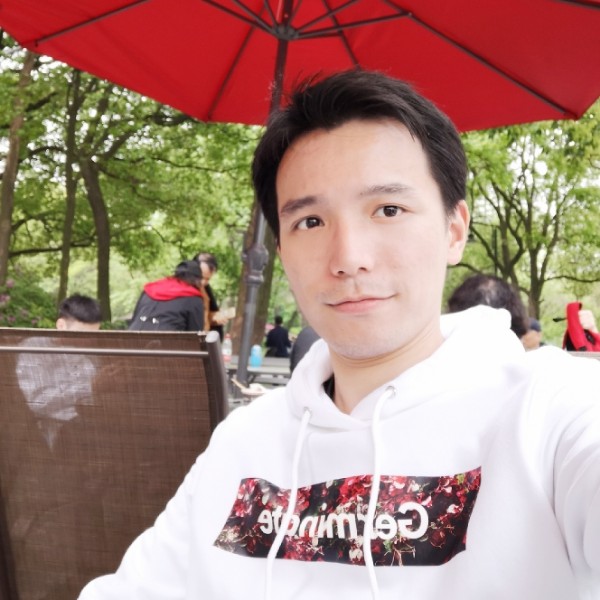 向前走的旅行的照片
