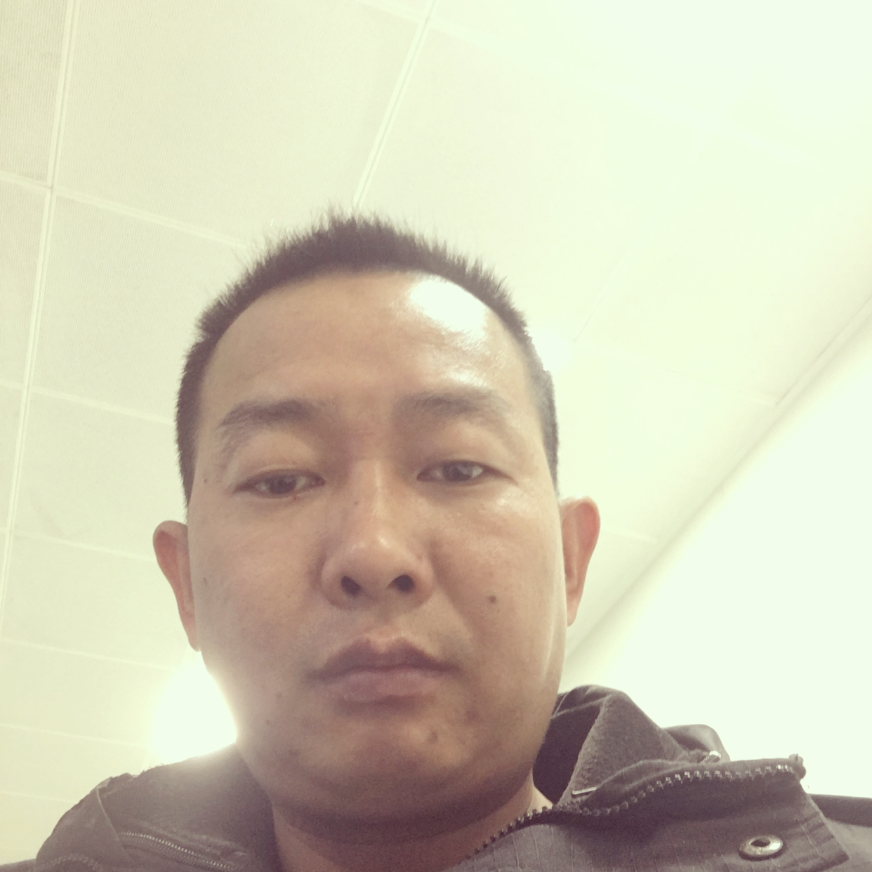 华成安的照片