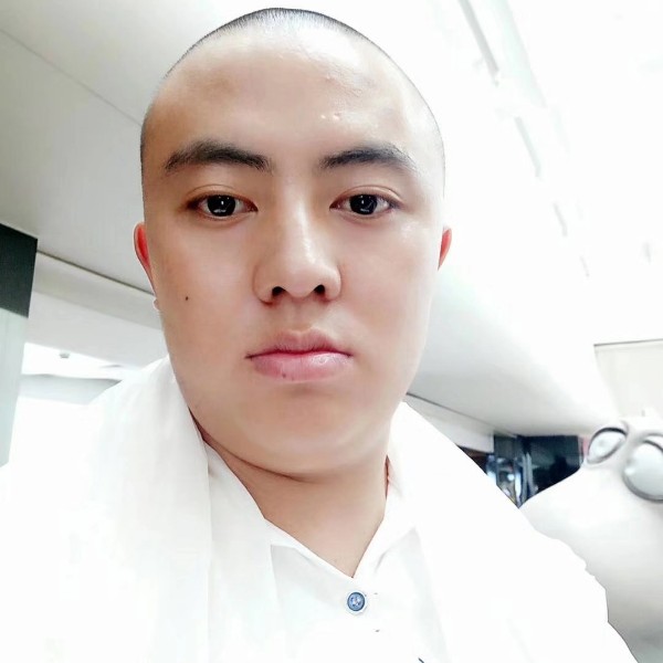 小勇一个人的照片