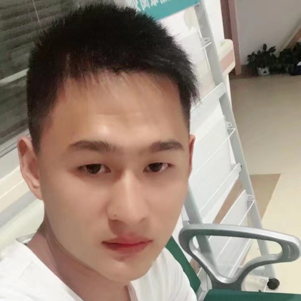 地上找草的照片